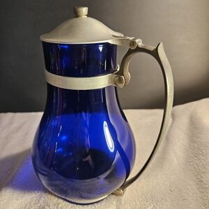 MACBETH EVANS COBALT BLUE HOSTESS PITCHER/BATTER JUG WITH METAL LID AND HANDLE